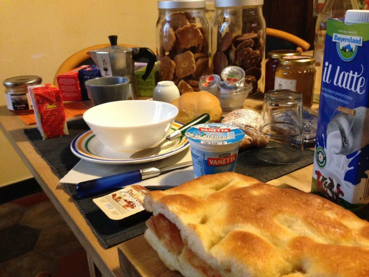 B&B La Rosa D'Oro Genoa Bagian luar foto